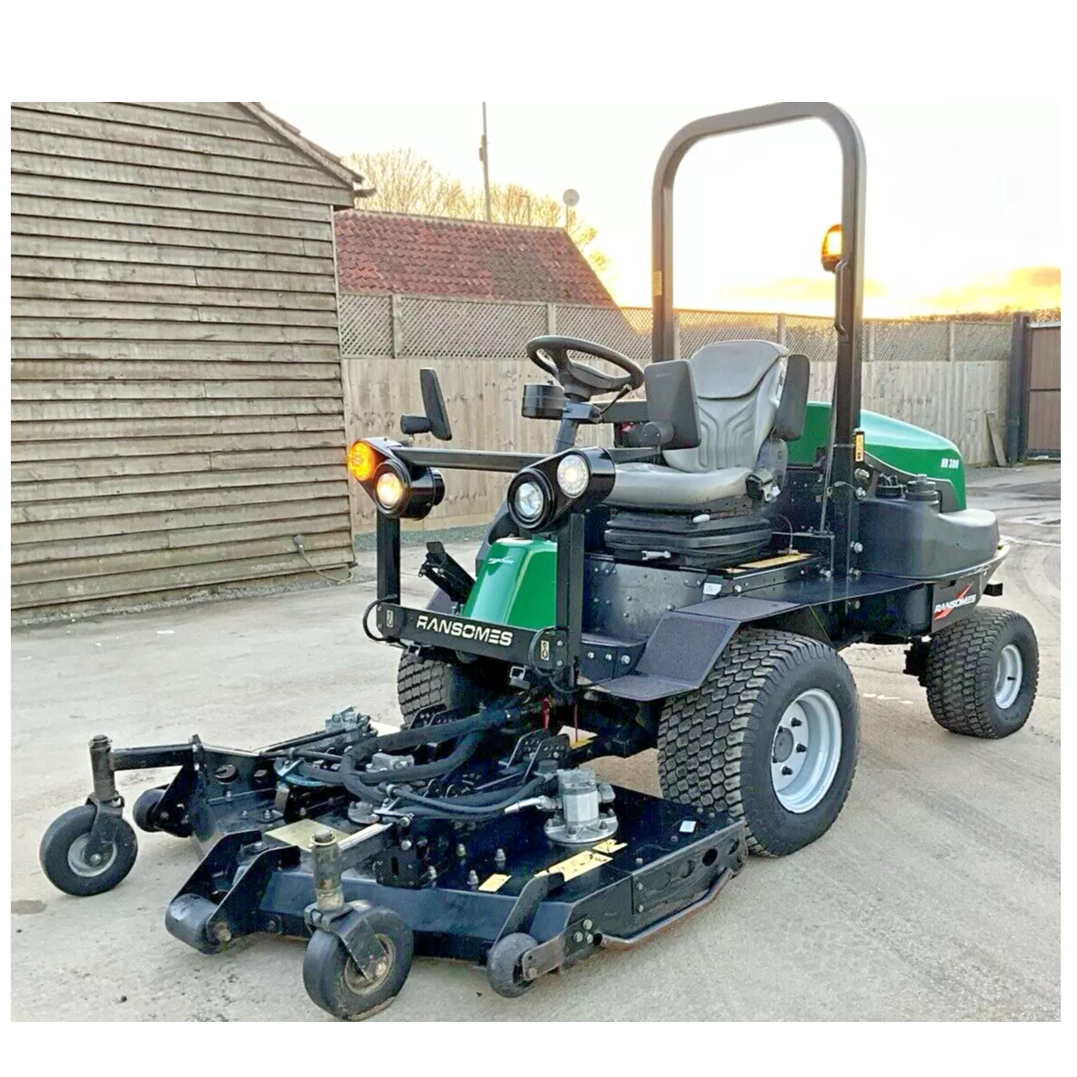 2018 RANSOMES HR300 OUTFRONT ROTARY DIESEL RIDE ON LAWN MOWER 1969 HRS